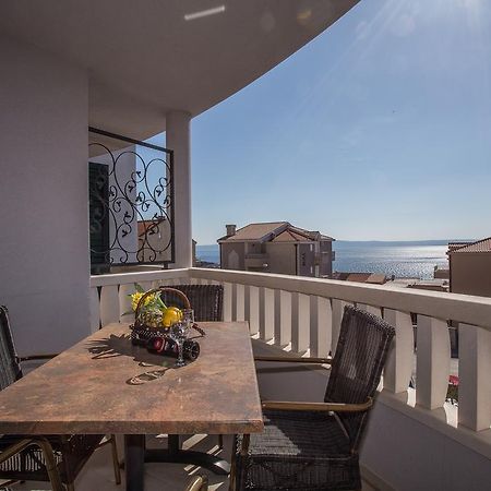 Apartments Kristina Makarska Bagian luar foto