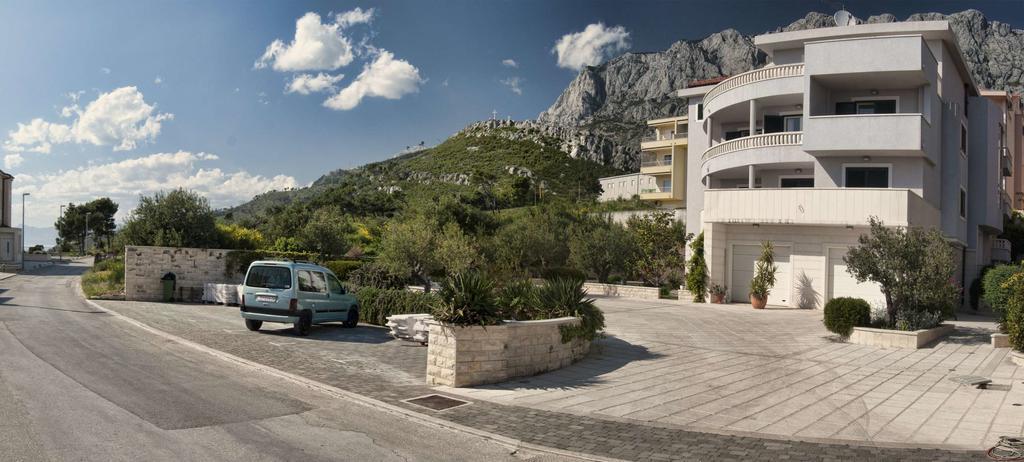 Apartments Kristina Makarska Bagian luar foto